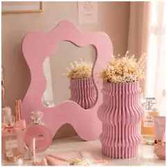 TIZZY DISEÑO - Kit Espejo + Florero Decorativo en MDF Pintado Estilo Moderno Color Rosado