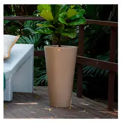 FORA DESIGN - Matera de plástico Vento Lisa Tamaño Mediano Color Arena