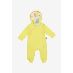 NATO - Talego Colección La Magia de Ser pijama color amarillo con capota removible y forro estampado de caritas en interior