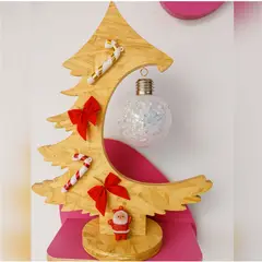 GENERICO - Árbol Decorativo en Osb con Adornos Navideños