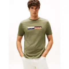 TOMMY HILFIGER - Camiseta verde con logo colorblock estampado en el pecho
