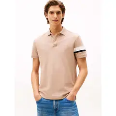 TOMMY HILFIGER - Polo beige de corte regular con detalles de cinta RWB