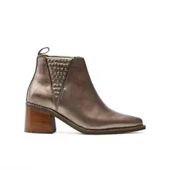 ANTONINA SHOES - Botines en Cuero Bronce con Taches Metalicos - Antonina
