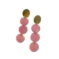 BY CAMI - Aretes Coin Long en Resina Pigmentada y Baño de Oro Dorado By Cami®