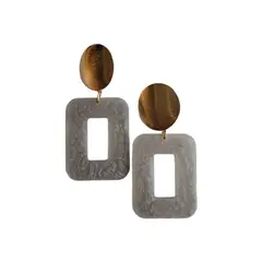 BY CAMI - Aretes Outline en Resina Pigmentada y Baño de Oro Dorado By Cami®