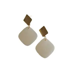 BY CAMI - Aretes Snow Square en Resina By Cami®