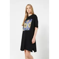 KOAJ - Camiseta oversize negra manga corta con flores artístic Mujer