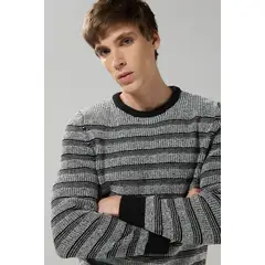 KOAJ - Suéter unicolor cuello redondo tejido a rayas Hombre