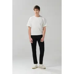 KOAJ - Jean slim tiro bajo negro con ajuste ceñido y bolsillo Hombre
