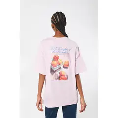 KOAJ - Camiseta oversize rosada con diseño frutal artístico Mujer