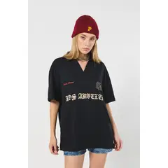 KOAJ - Camiseta negra oversize con cuello V y estampado colleg Mujer