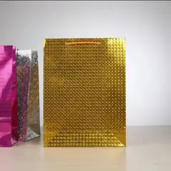 INFANTILES CAJUROMIX - Bolsa De Regalo Metalizada Diseño Holográfico Mediana Dorada