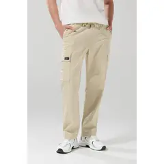 KOAJ - Pantalón en dril cargo unicolor con bota recta y cordó Hombre