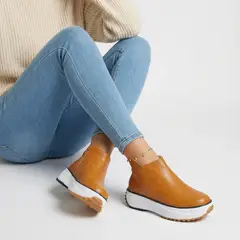 URBOTS - ALTAZIA™ LiftStep Botas Urbanas con Plataforma y Estilo Modern Chic para Mujer
