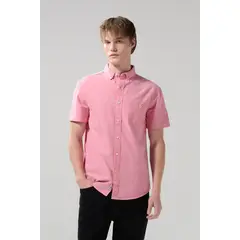 KOAJ - Camisa unicolor con bolsillo cuadrado y cuello button Hombre
