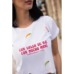 PEACE OF MIND - Camiseta Crop Salsa De Ají Cuello Redondo Blanca