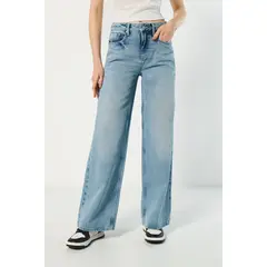 KOAJ - Jean azul claro tipo open leg para mujer cuenta con 5 bol MUJER