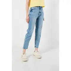 KOAJ - Jean mom azul claro súper tiro alto con bota semi rect Mujer