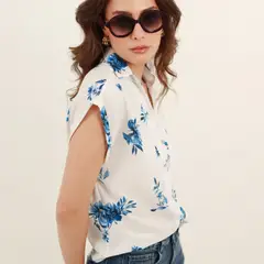 FDS - Blusa estampada abierta cuello sport manga corta rodada