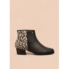 COSMOS - Botines en cuero color negro con animal print 105726