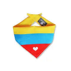 WAWAW - Pañoleta S bandera Colombia corazón blanco 2026