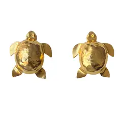 MERAKI - Aretes mujer de Tortuga Bañado en oro 24kt - Aretes pequeños - Topos para mujer