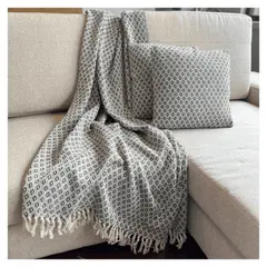 GENERICO - SET DE MANTA Y 2 COJINES DISEÑO 3 GRIS OSCURO /BLANCO