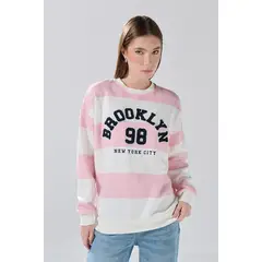 KOAJ - Buzo crema cuello redondo oversize con rayas y arte co Mujer