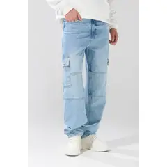 KOAJ - Jean azul claro cargo con tiro medio, bota recta y bol Hombre