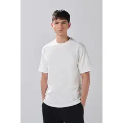 KOAJ - Camiseta en algodón crema clara con cuello redondo Hombre