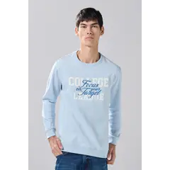 KOAJ - Buzo azul claro con texto college blanco y cuello redon Hombre