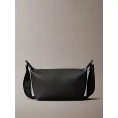 CALVIN KLEIN - Bolso negro de hombro ultralight