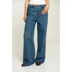 EASY PEOPLE - Jeans Flor Bordada Azul