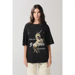 KOAJ - Camiseta oversize gris con diseño mitológico y manga co Mujer