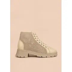 COSMOS - Botín en cuero color beige y diseño en malla en los laterales 105912