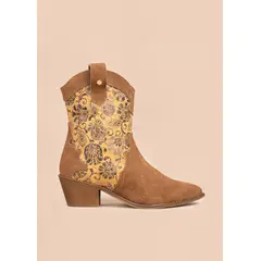 COSMOS - Bota texana en cuero color miel con bordado floral 105904