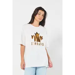 KOAJ - Camiseta oversize crema con diseño college brillante Mujer