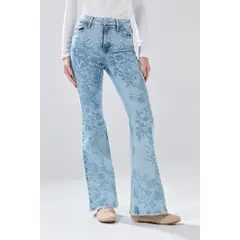 KOAJ - Jean azul claro flare con diseños, tiro alto y bota anc Mujer