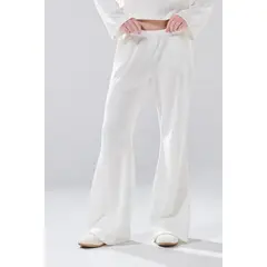 KOAJ - Pantalón unicolor flare con bota ancha y texturas Mujer