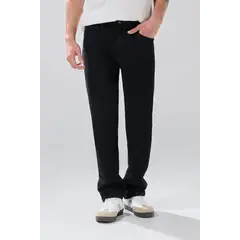 KOAJ - Jean straight leg tiro bajo negro con bota recta y bols Hombre