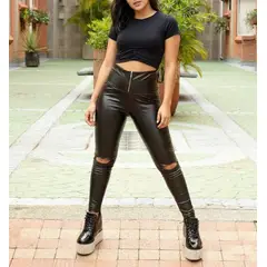 VIA7 - Leggins Negro Efecto Cuero - High Waist, Cremallera y Diseño Edgy