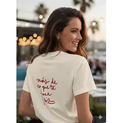 MANO SAGRADA - CAMISETA MAS DE ESO QUE TE HACE FELIZ