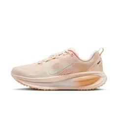NIKE - Tenis Mujer Vomero 18 Marrón