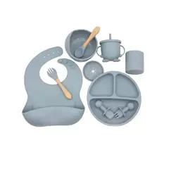 AMERICAN GENERICS - SET DE ALIMENTACIÓN PARA BEBÉ X8 PIEZAS EN SILICONA ANTIDESLIZANTE