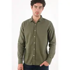 TENNIS - Camisa corte recto con botones contrastantes en algodón verde oliva para hombre