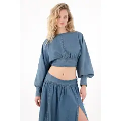 TENNIS - Camisa crop en denim azul para mujer
