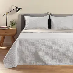 DISTRIHOGAR - Cubrelecho tipo Quilt Doble Faz Microfibra Blanco Queen