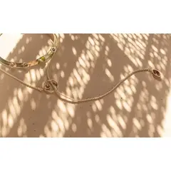 AMORINO JEWELRY - Collar Herencia en bronce con baño de oro de 24 kt de 5 micras