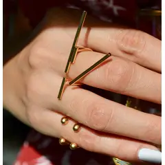 AMORINO JEWELRY - Anillo Tica con Baño de Oro de 24 kt de 5 Micras