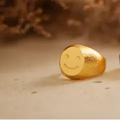 AMORINO JEWELRY - Anillo Happy con Baño de Oro de 24 kt de 5 Micras